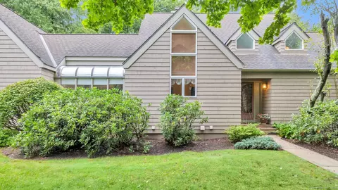 44 Timberwood Rd #44, West Hartford, CT 06117