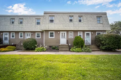 57 Meetinghouse Vlg #7, Meriden, CT 06450