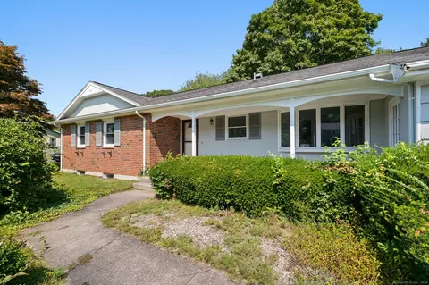 13 Colonial Dr, Waterford, CT 06385