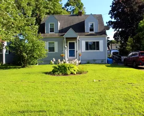 52 Charles St, Meriden, CT 06451