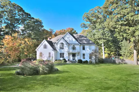 6 Side Hill Rd, Westport, CT 06880