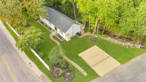 451 Burroughs Rd, Fairfield, CT 06825