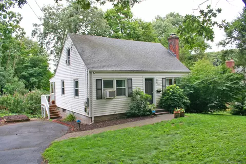118 Greenwood Dr, Manchester, CT 06042