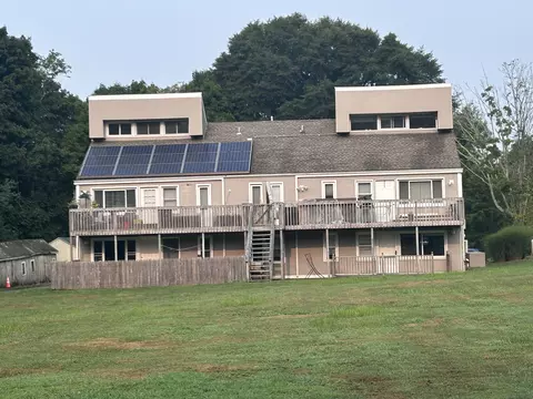 8 Trask Rd #B, Old Saybrook, CT 06475