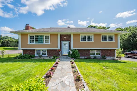 47 Ardsley Rd, Waterbury, CT 06708