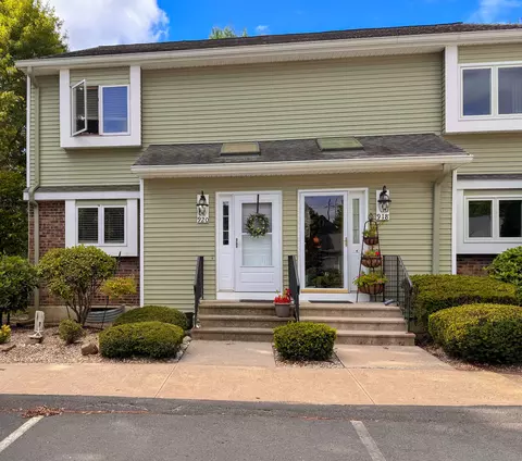 920 Sand Stone Dr #920, South Windsor, CT 06074