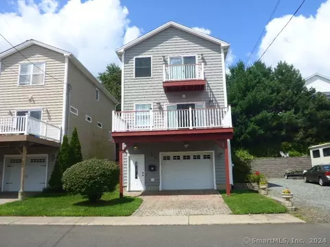 60 Hawthorne St, West Haven, CT 06516