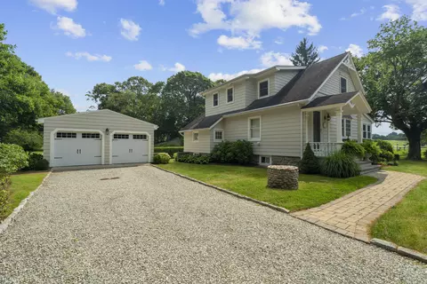 24 Mccurdy Rd, Old Lyme, CT 06371