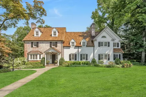 219 Overlook Dr, Greenwich, CT 06830
