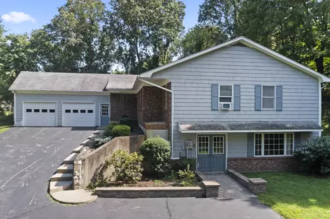 6 Rockwell Rd, Bethel, CT 06801