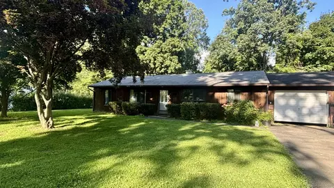 11 Allen Rd, Brookfield, CT 06804