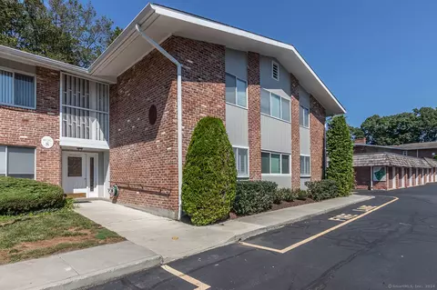 200 Southport Woods Dr #200, Southport, CT 06890