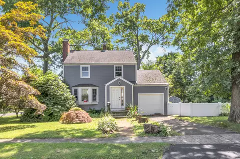11 Blamey Cir, Stratford, CT 06614