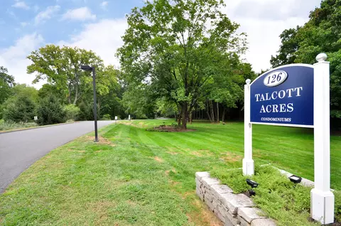 126 Hopmeadow St #7C, Weatogue, CT 06089