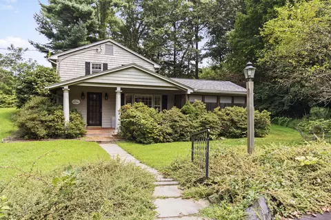 9 Gilbert Hill Rd, Chester, CT 06412
