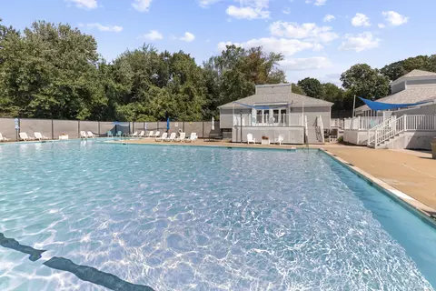 51 Peddlars Dr #51, Branford, CT 06405