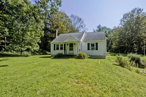 36 Nollett Rd, Chaplin, CT 06250