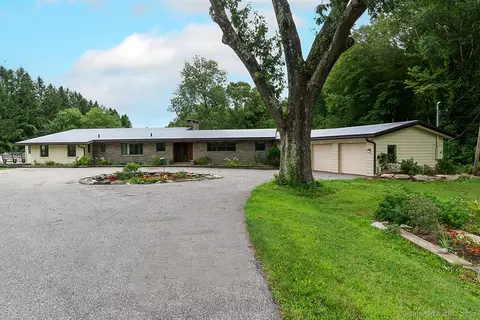 32 Brandy St, Bolton, CT 06043