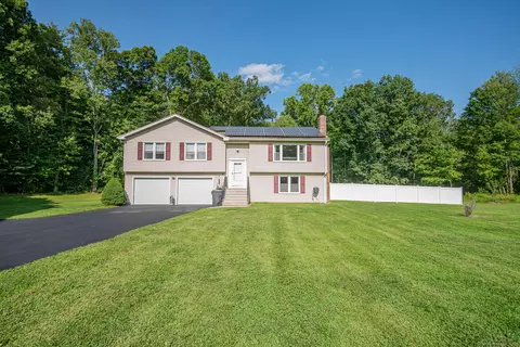 968 Suffield St, Suffield, CT 06078