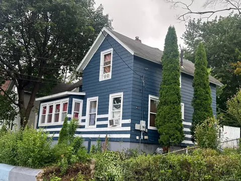 11 Greenwood St, New Britain, CT 06051