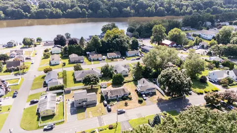 54 Grove Ave, Derby, CT 06418