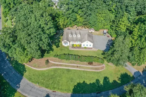 12 Hearthstone Dr, Barkhamsted, CT 06063