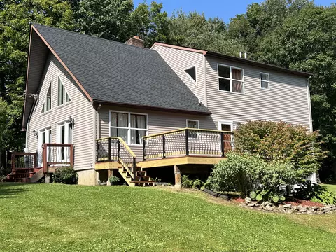 101 Lynnrich Dr, Thomaston, CT 06787