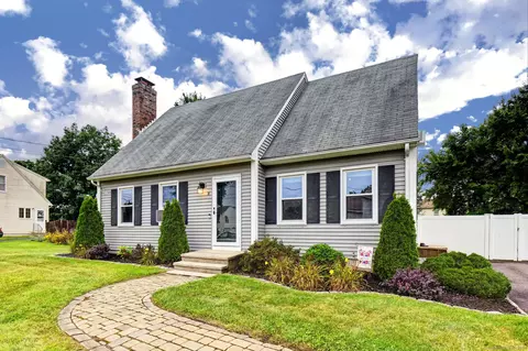 8 Eileen Ln, Enfield, CT 06082