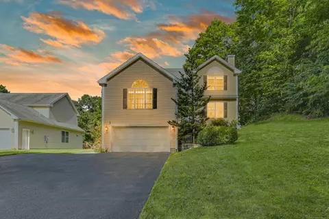 34 Terre Haute Rd, Danbury, CT 06810