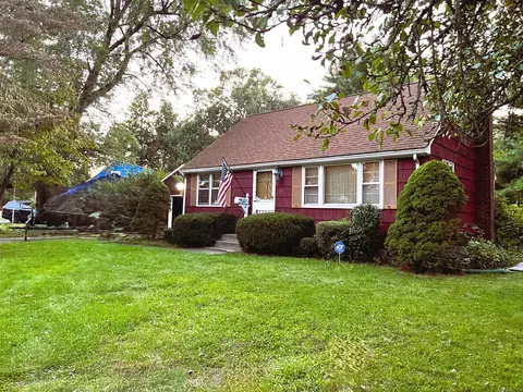 13 Vance Dr, Bristol, CT 06010