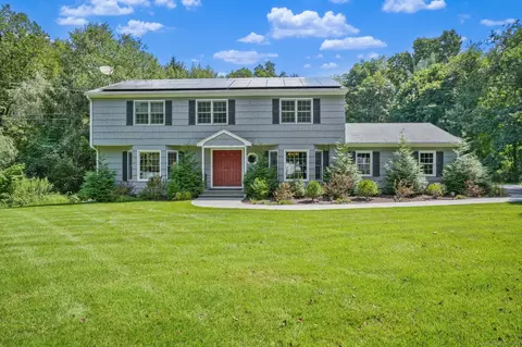 10 Wendover Rd, Trumbull, CT 06611