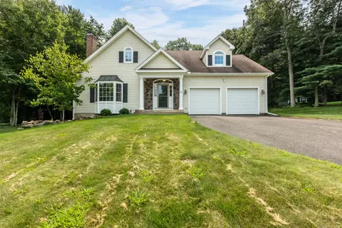 6 Boulder Ridge Dr, Ellington, CT 06029