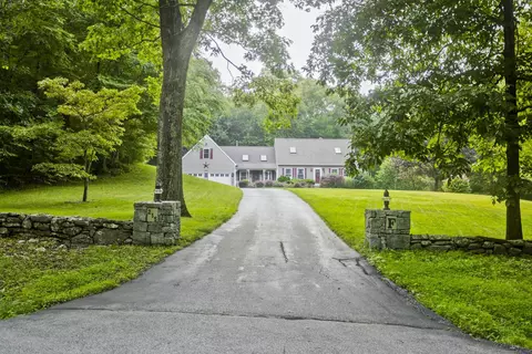 215 Dixon Rd, Sterling, CT 06377