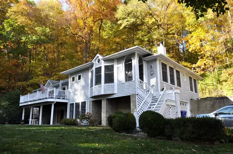 9 Bigelow Rd, New Fairfield, CT 06812