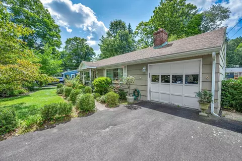 107 Cedar St, Wethersfield, CT 06109