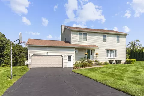 41 Broad View Dr, Wallingford, CT 06492
