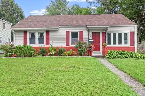 32 Nassau Ln, East Hartford, CT 06118