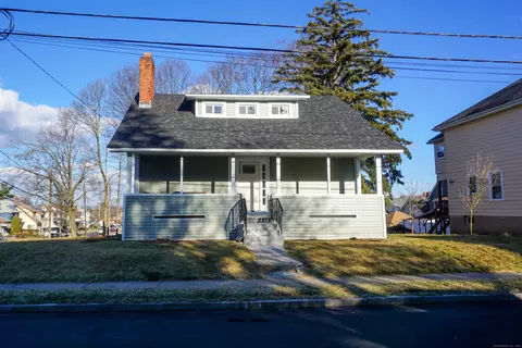 242 Newbury St, Hartford, CT 06114