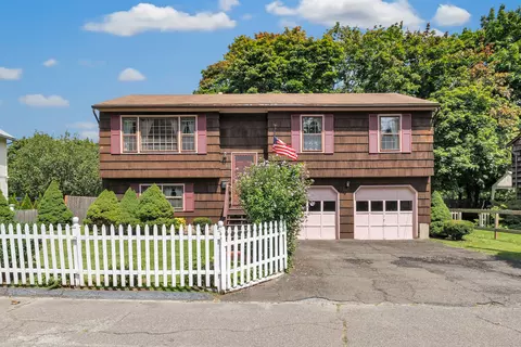 32 Ross St, Milford, CT 06460
