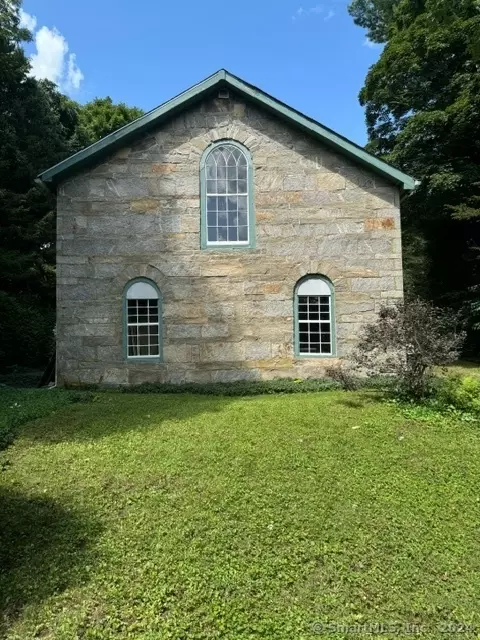 215 Fitchville Rd, Bozrah, CT 06334