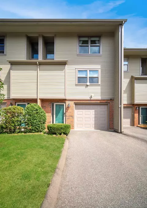 144 Metacomet Dr #144, Meriden, CT 06450