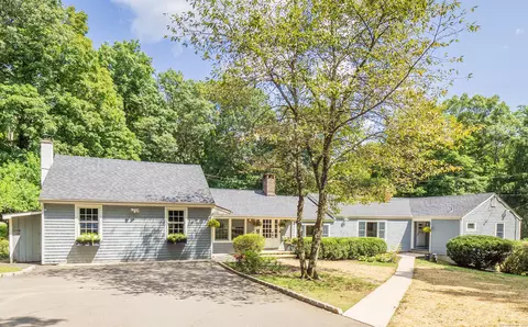 10 Gaylord Dr S, Wilton, CT 06897
