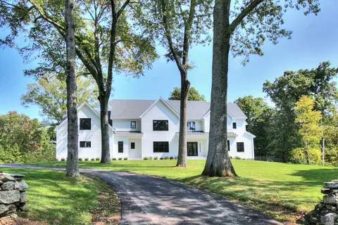 70 Clinton Ave, Westport, CT 06880