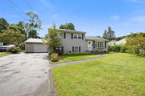 6 Triangle Ter, Danbury, CT 06810