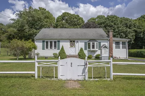 6 Dogwood Ln, Clinton, CT 06413