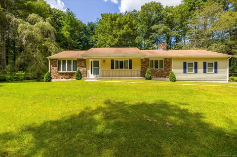 88 Munyan Rd, Putnam, CT 06260