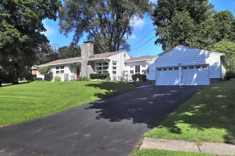 53 Clearview Cir, Naugatuck, CT 06770