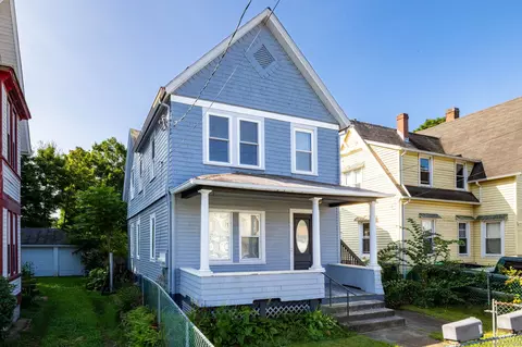 34 Pearl St, Norwich, CT 06360