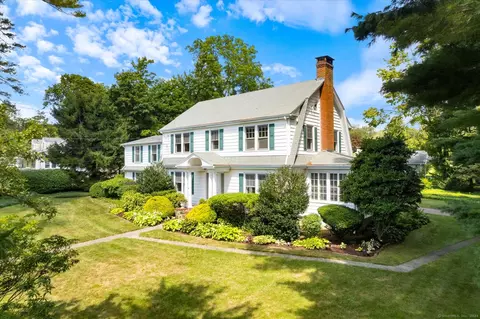 32 New London Rd, Groton, CT 06355