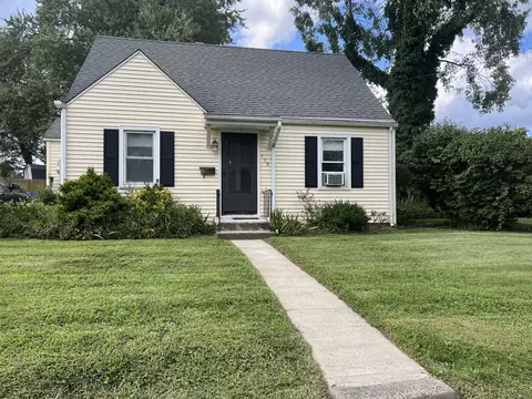 102 Winding Ln, East Hartford, CT 06118
